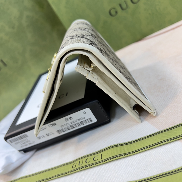 グッチ財布コピー背面デザイン